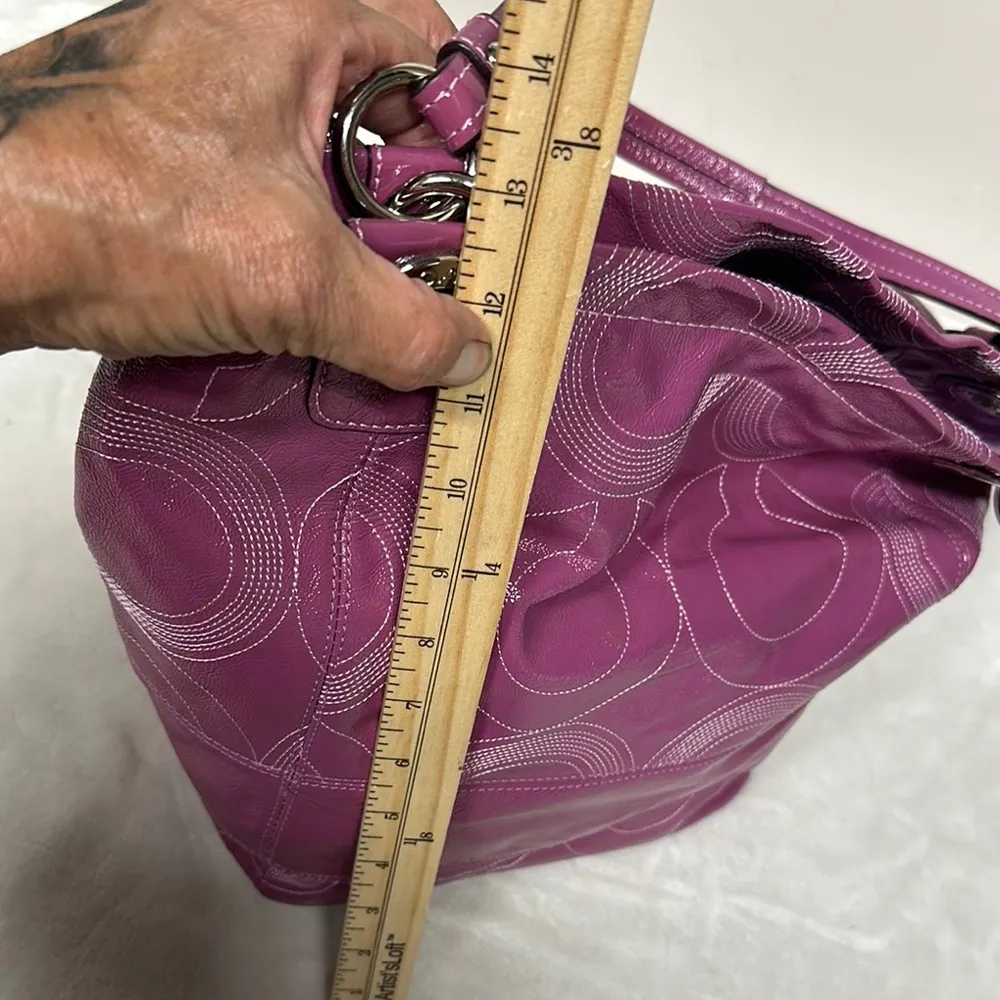 Coach Pink Tote Bag with Signature Design - Image 7