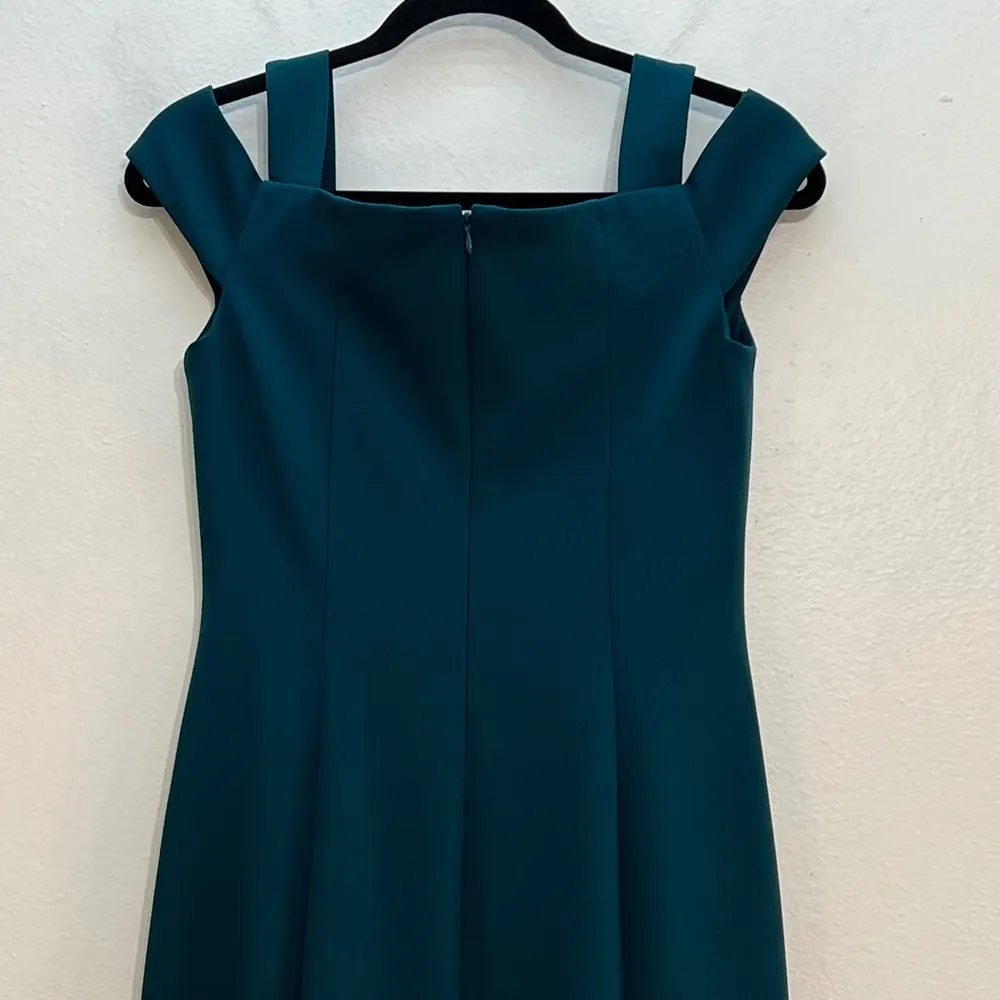 Eliza J Cold Shoulder Scuba Crepe Trumpet Gown - Image 7