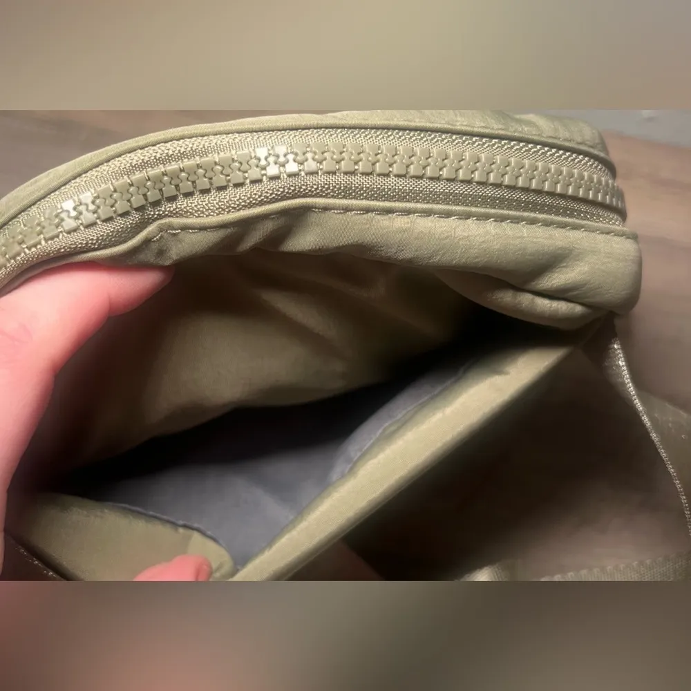 DANSKIN Women's Ella Neoprene Belt Bag, Sage Leaf, Brand New, NWT - Image 6