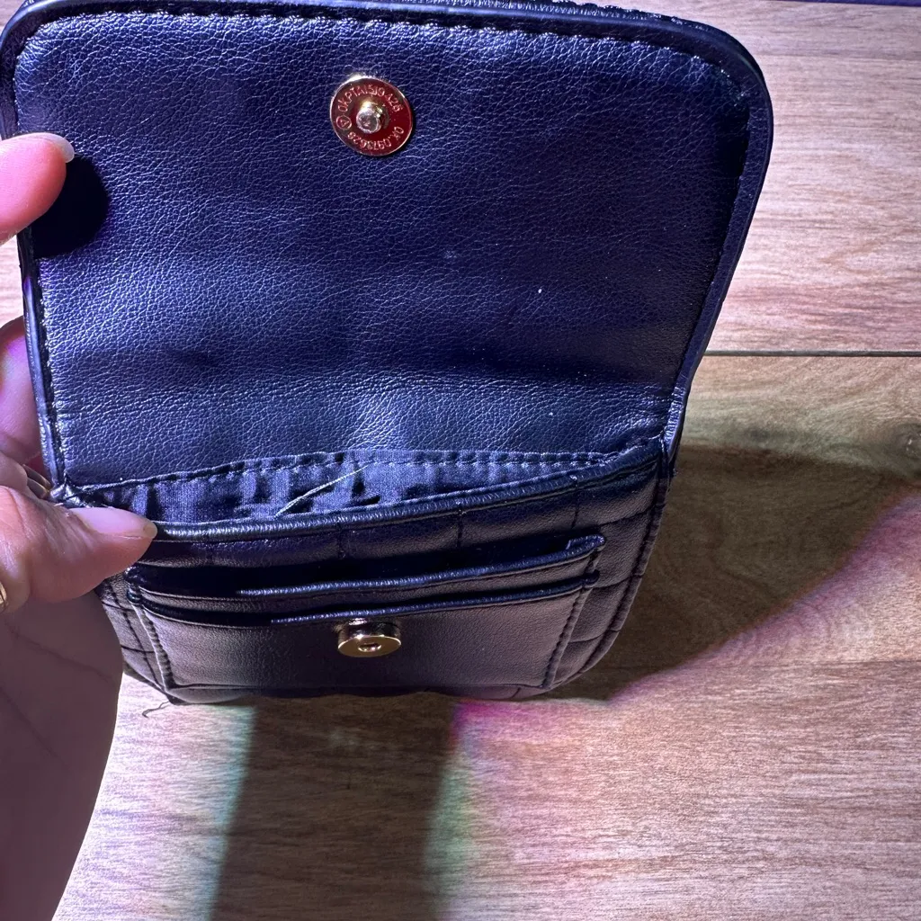 Steve Madden Black Quilted Wristlet - Image 6