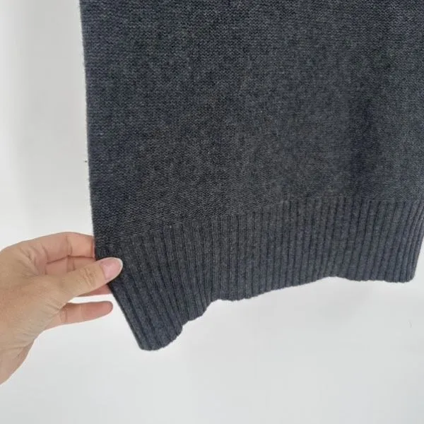 Y2K‎ Velvet by Graham & Spencer Cashmere Short Sleeve Gray Tunic Sweater Small - Image 5