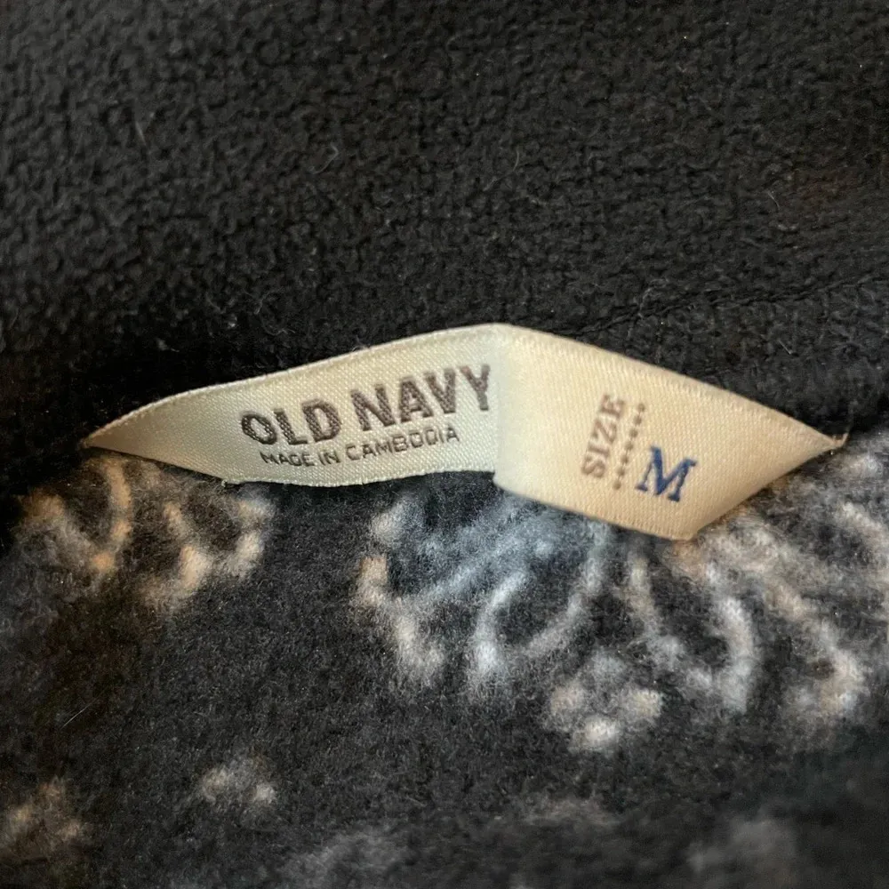 Old Navy  Patterned Zip Up Fleece Jacket With Pockets - Image 4