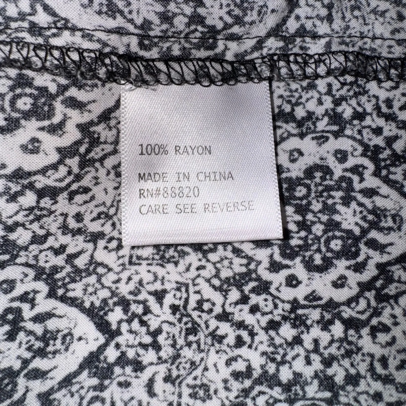 Anne Carson Sleeveless Blouse Top Black White Patterned Size L‎ - Image 4