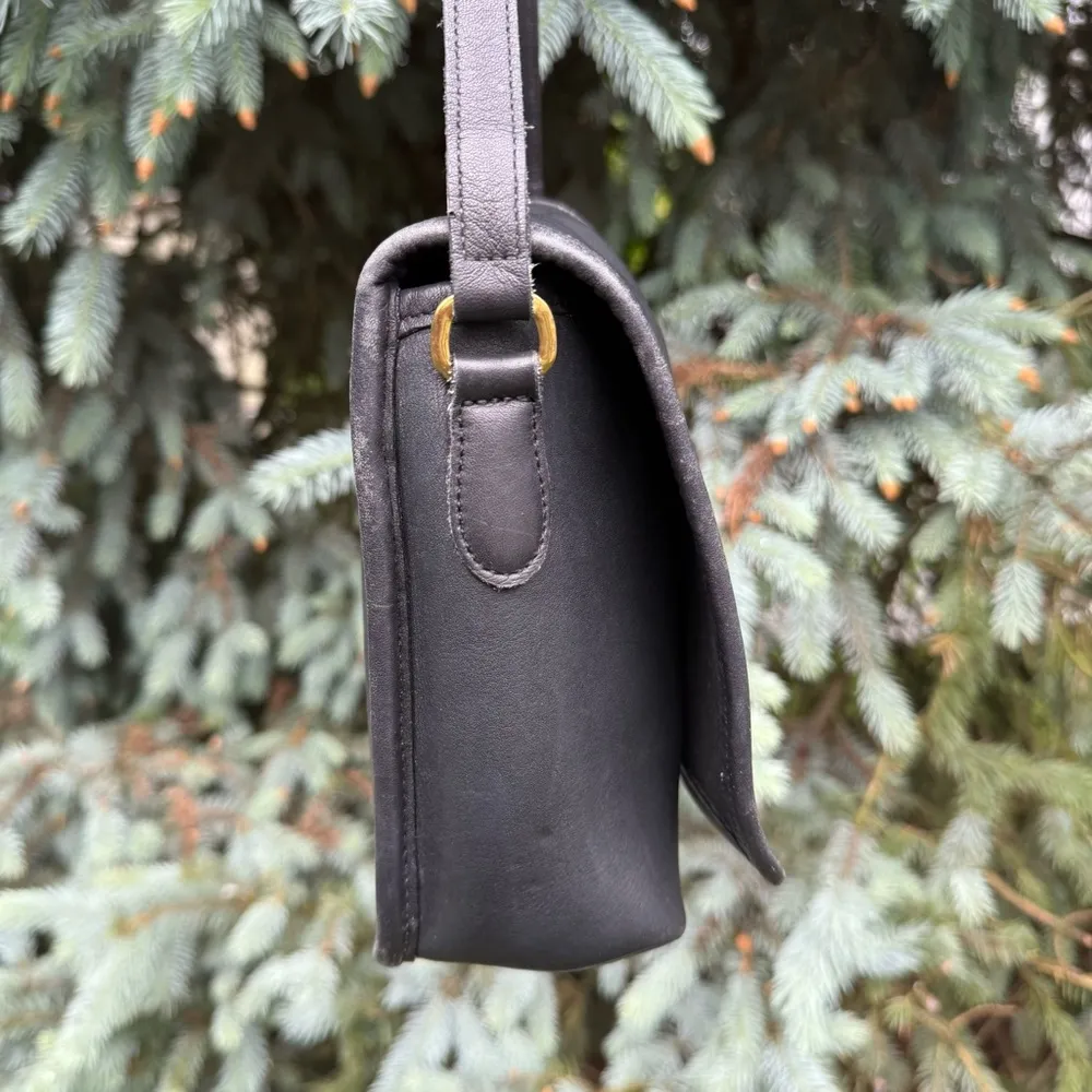 VINTAGE COACH Companion Flap Black 9076 Crossbody Turnlock Leather Shoulder Bag - Image 4