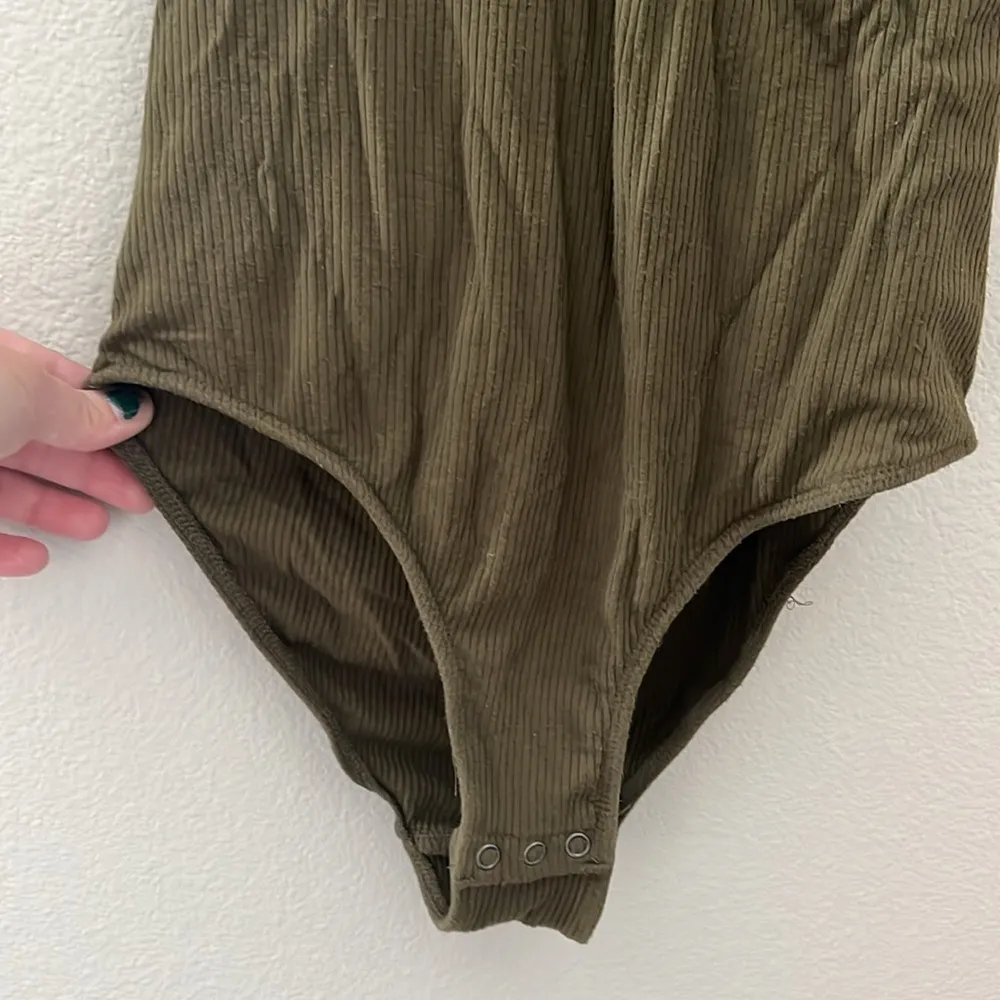 Abercrombie and Fitch Ribbed Tanktop Bodysuit | Size Medium - Image 3