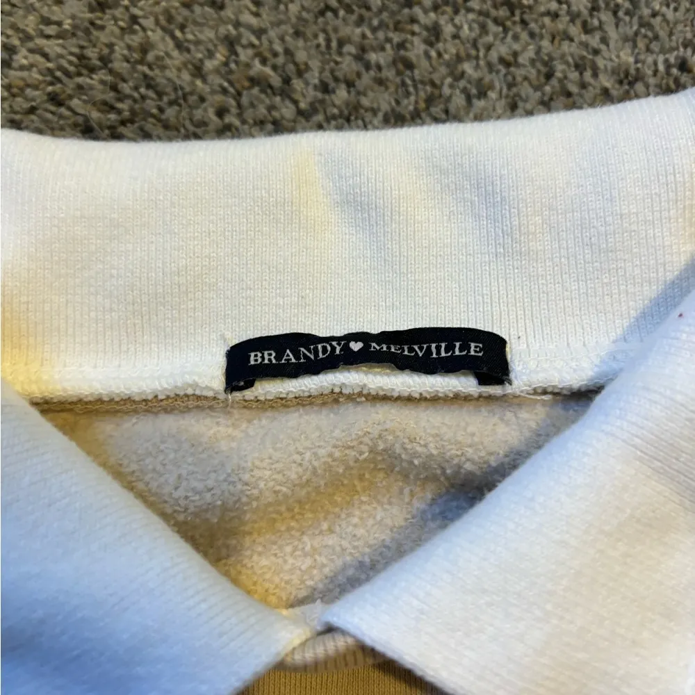 Brandy Melville Collared Sweatshirt - Image 2