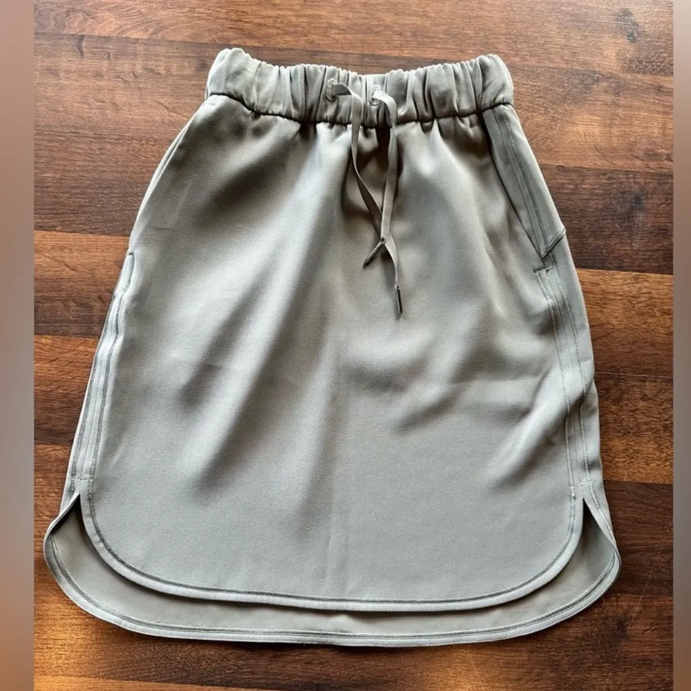Lululemon  On The Fly Skirt Size 2 - Image 4