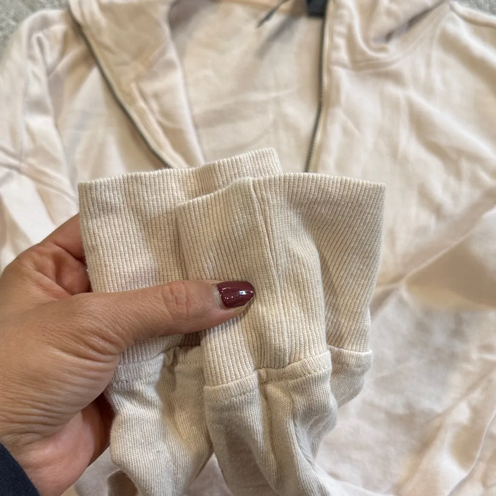 Vuori  cropped Half-Zip Pullover with kangaroo pocket - Image 6