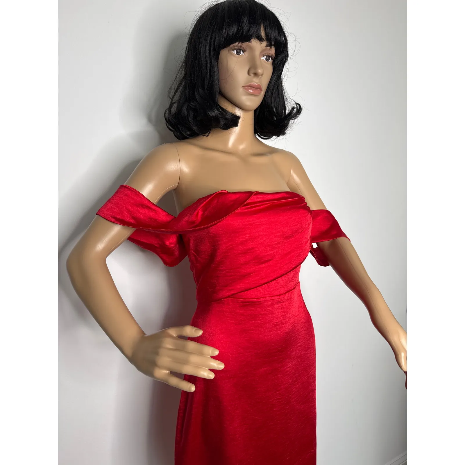 NWT Vesper London Red Off - Image 13