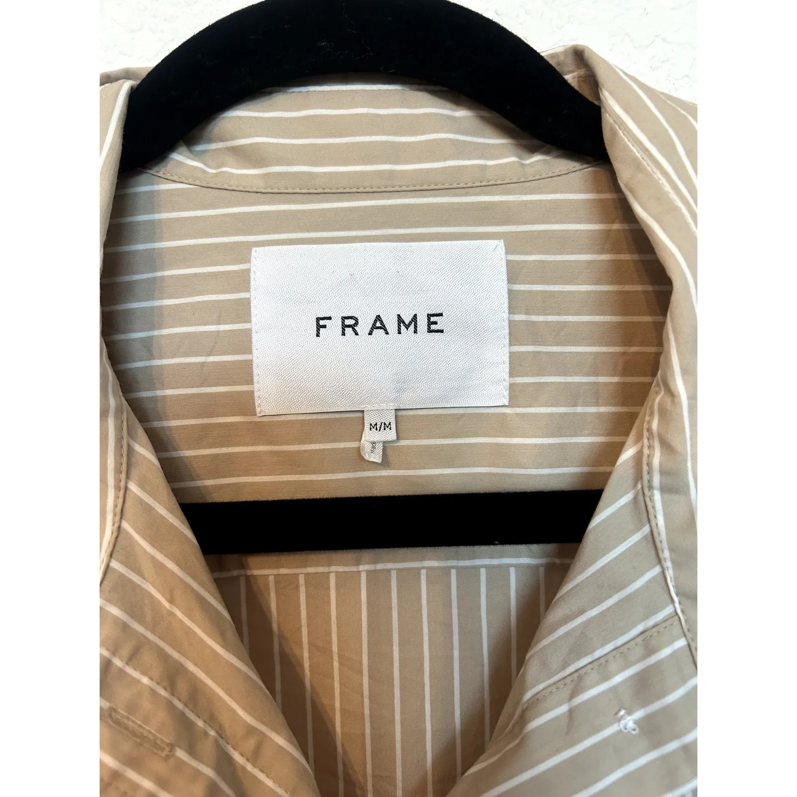Frame Cropped Wide Sleeve Shirt in Sand Multi - Image 2