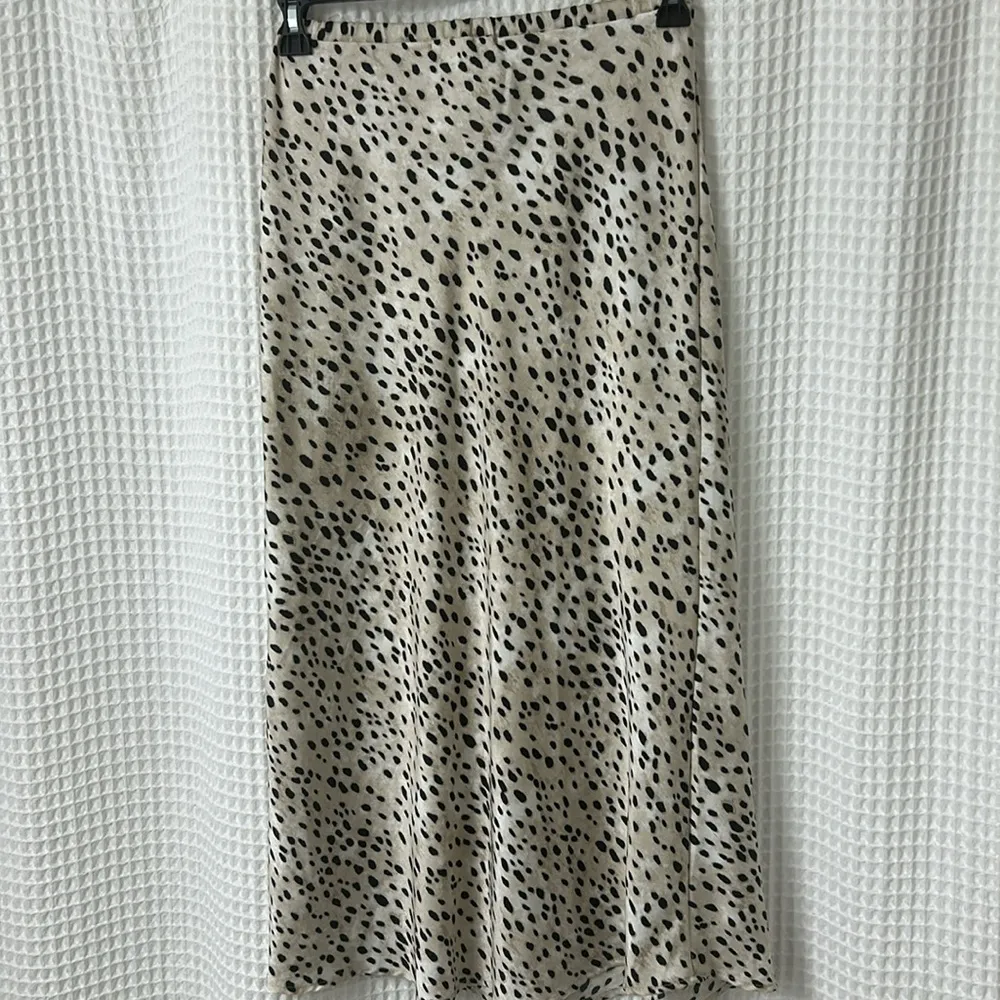 Bucket List Women’s Large Midi Slip Animal Print Satin Skirt Tan - Image 8