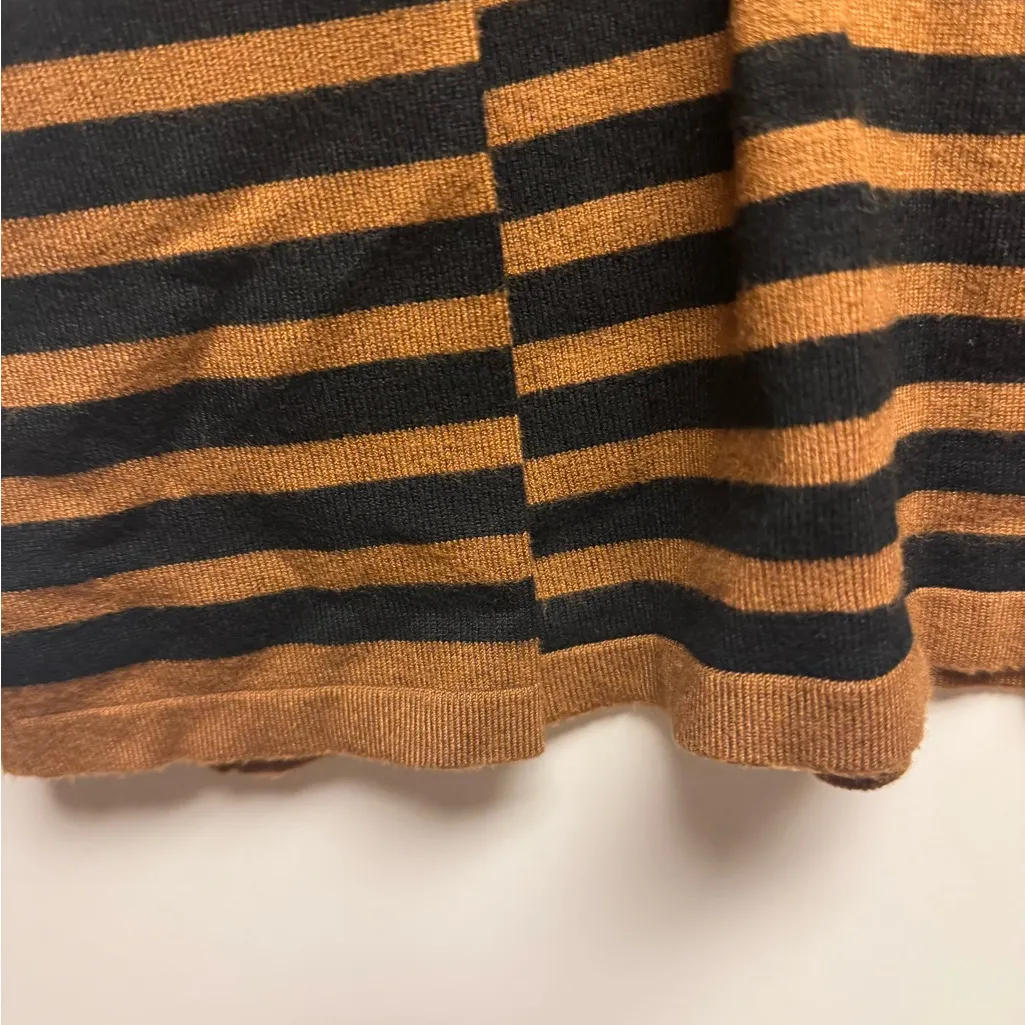 Black and Gold Striped Long Sleeve Top Size L - Image 2