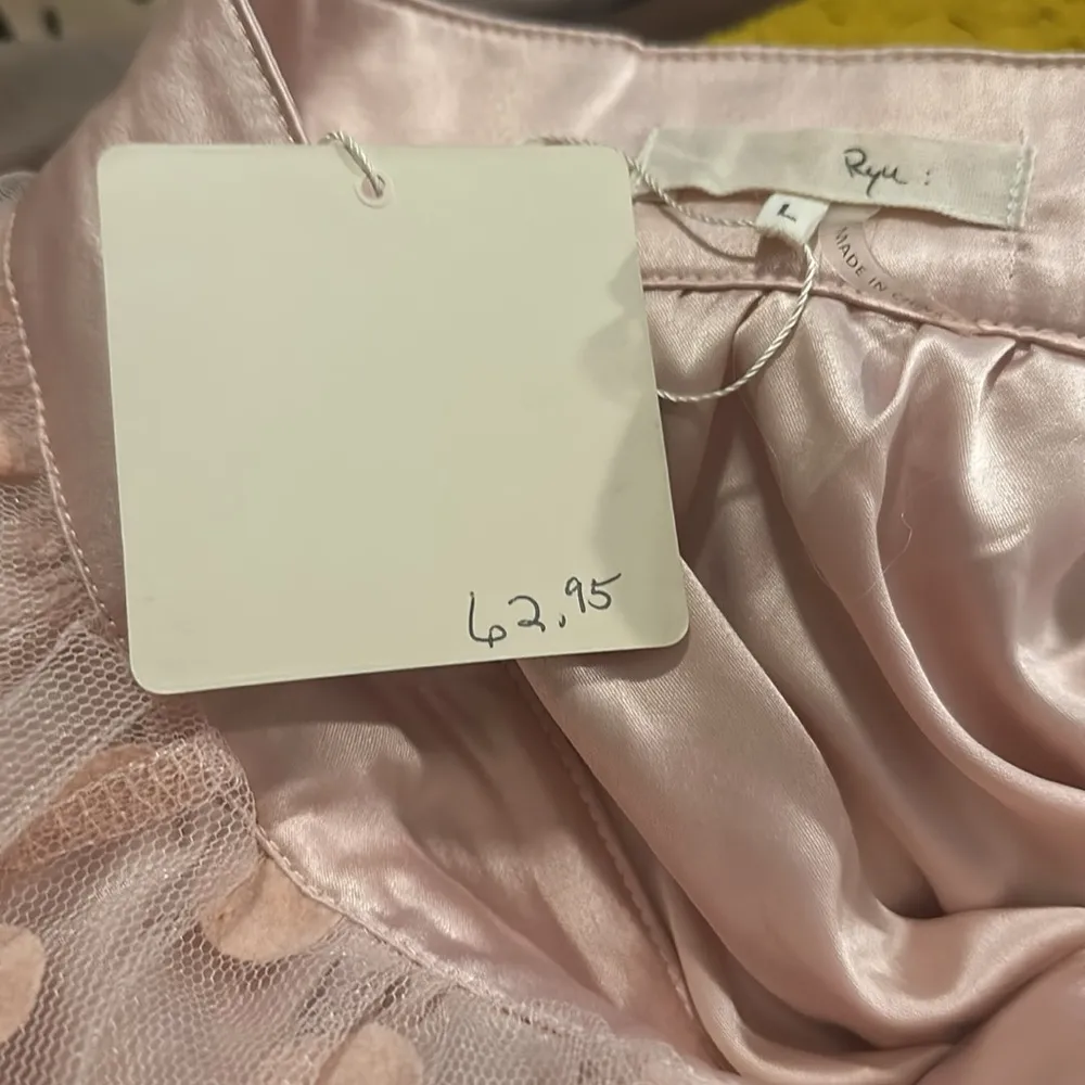 Ryu Boutique blush pink polka dot tulle midi skirt SzL NWT - Image 4