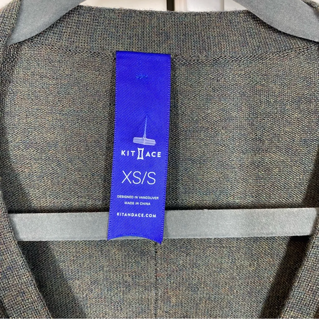 Kit and Ace Travel On Cardigan Merino Wool Green Gray Button V Neck Pockets XS/S - Image 2