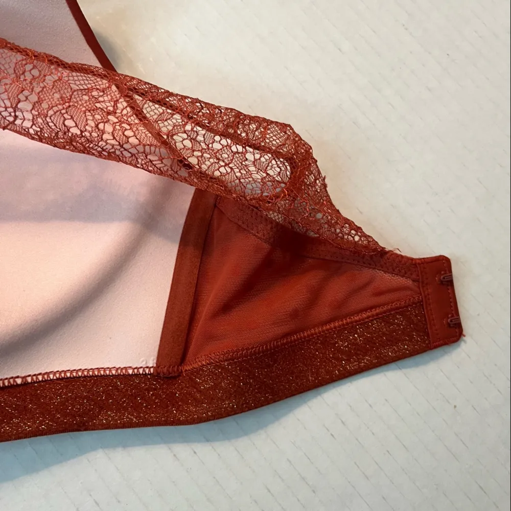 Victoria’s Secret Bra T-Shirt Lightly Lined Wireless Bra w/ Lace Back 32DDD EUC - Image 11