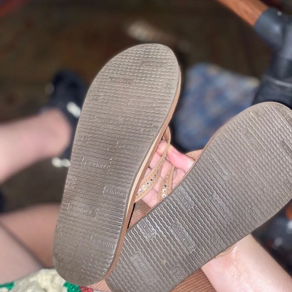 Rainbow sandals size 6 - Image 3