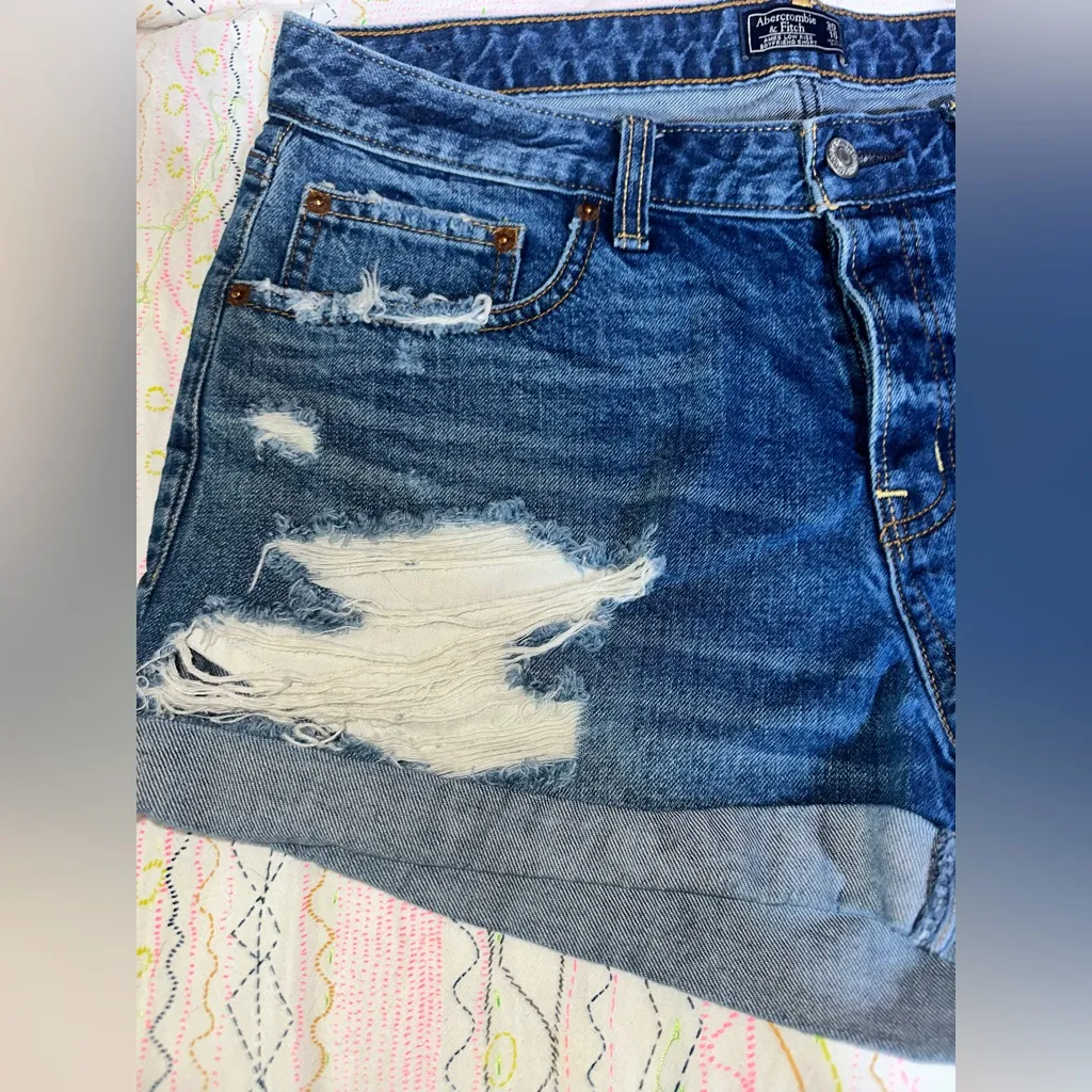 Abercrombie & Fitch Ames Distressed Low Rise Boyfriend Short In Medium Wash - Image 6