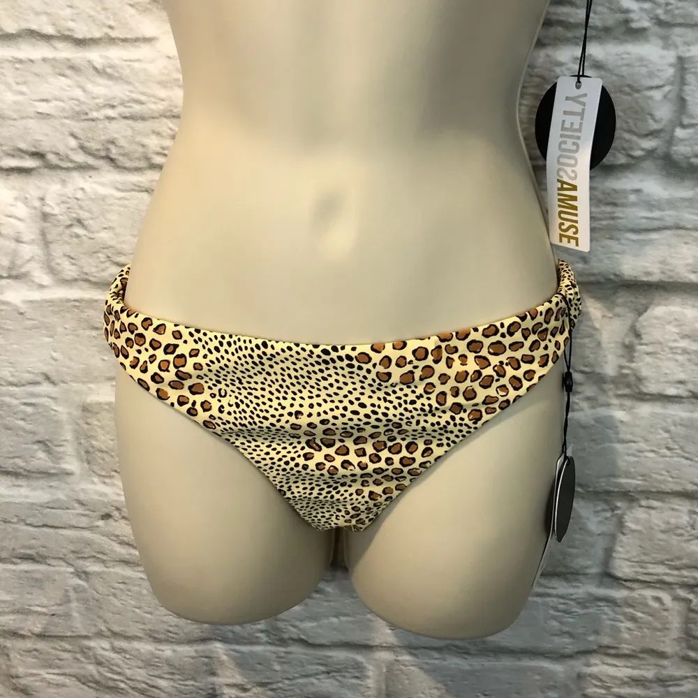 NWT Amuse Society Rory Cheek Valen Triangle Bikini - Image 5