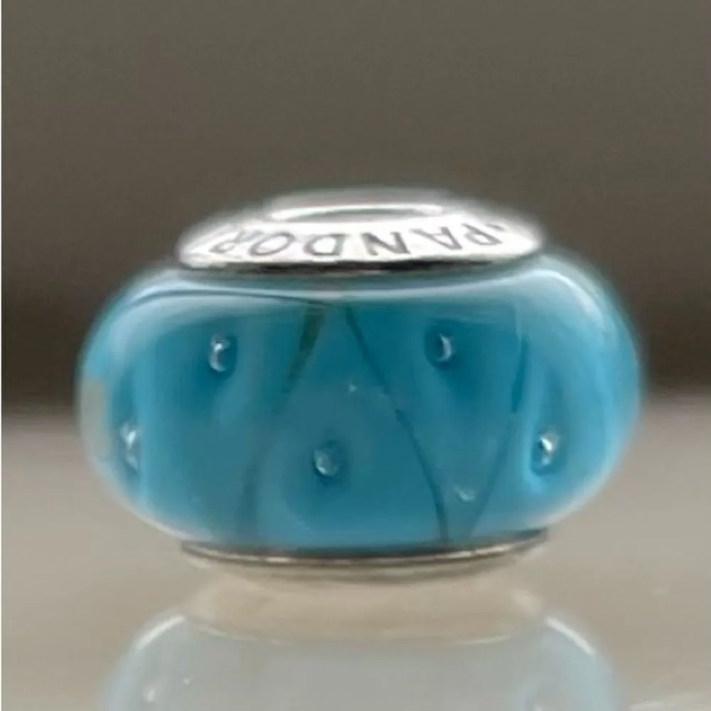 Authentic Pandora Cayman Island Exclusive brilliant blue Murano glass charm. - Image 4