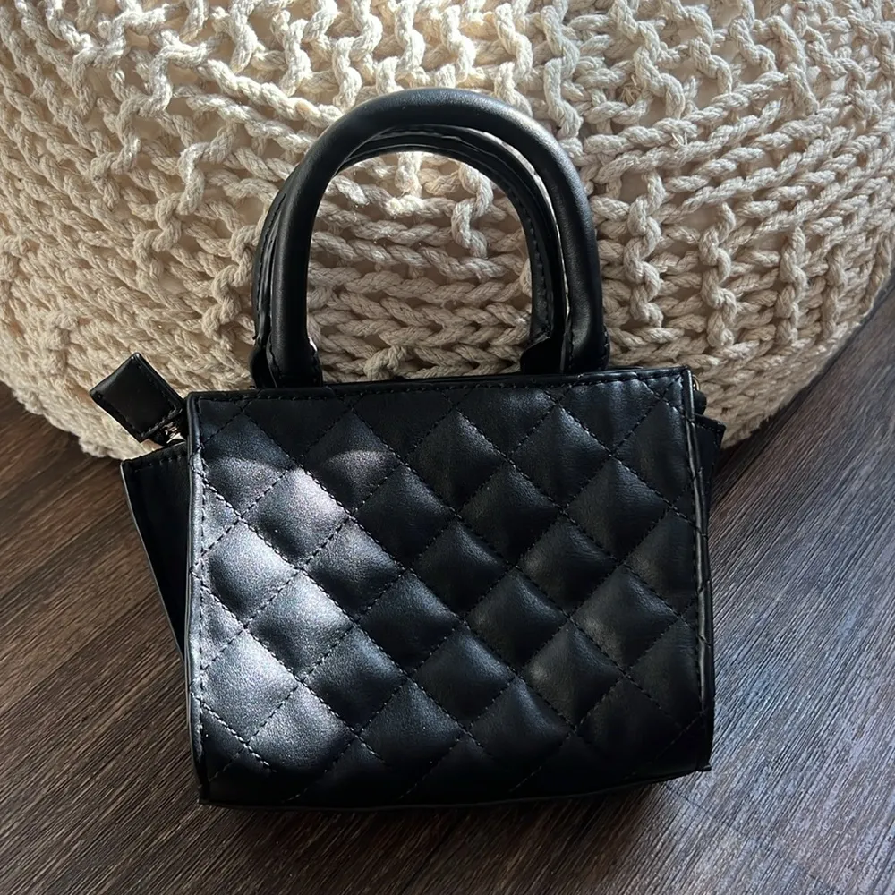Guess  Mini Quilted Purse - Image 2