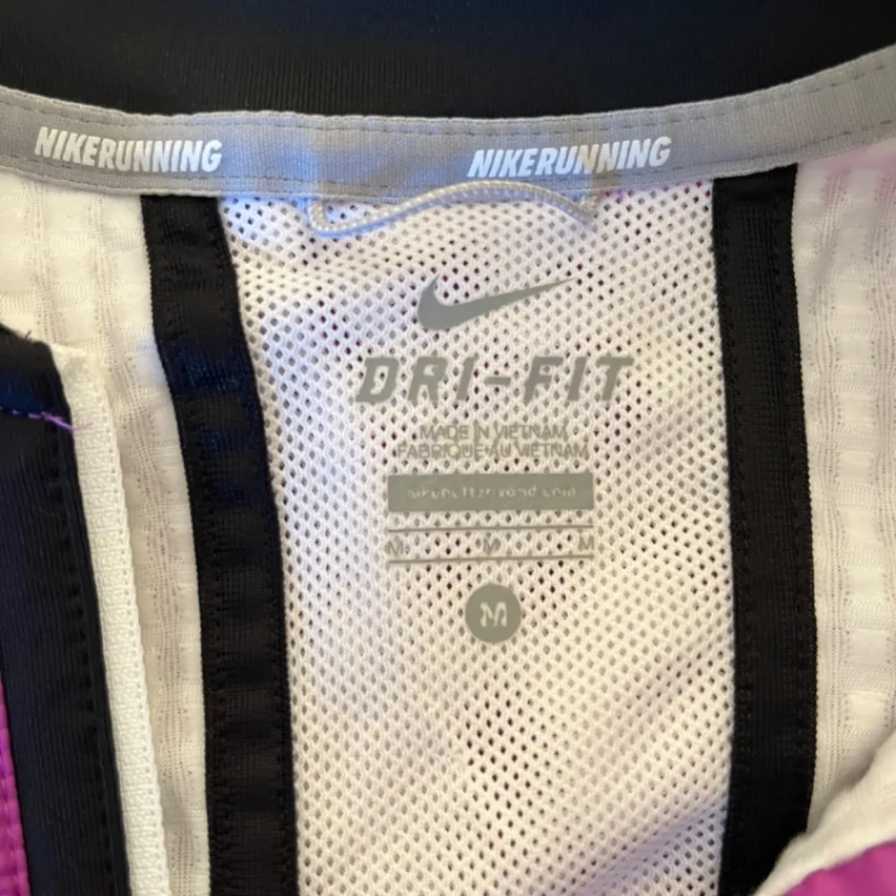 Nike Women's Dri-FIT Running Jacket Purple Medium - Image 4