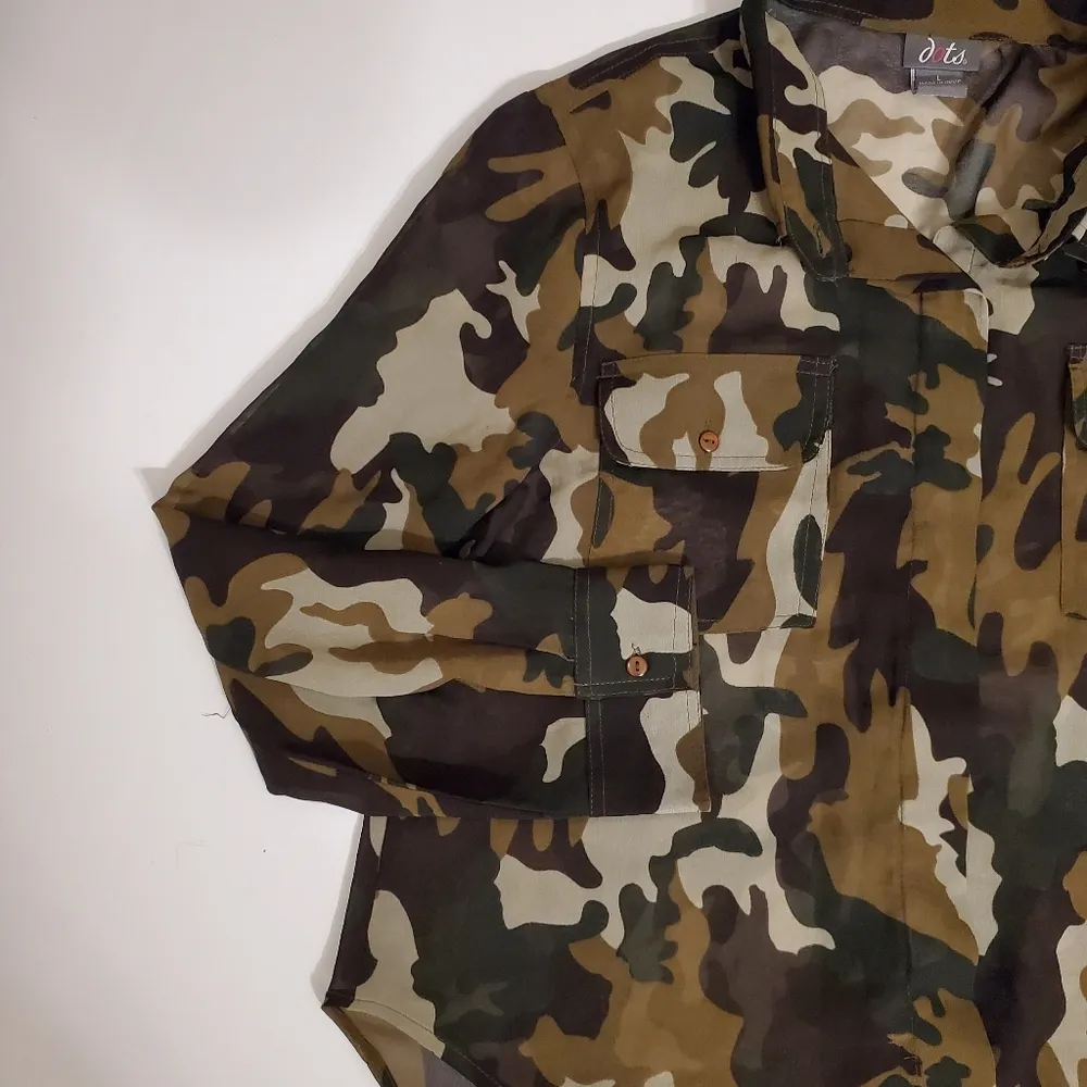 Dots Womens Army Green Camofaluge Longsleeve Shirt Size L - Image 4