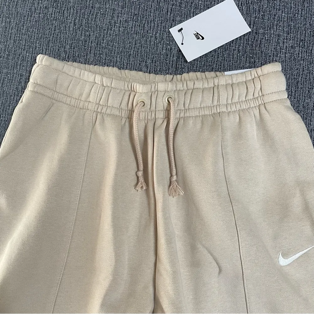 Nike Women’s Fleece Shorts - Image 6