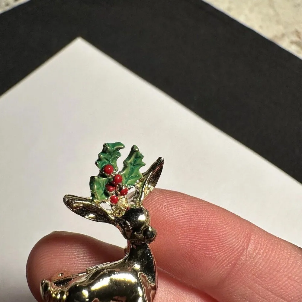Signed Gerry’s Reindeer Christmas Holiday Brooch Pin Gold Tone - Image 3