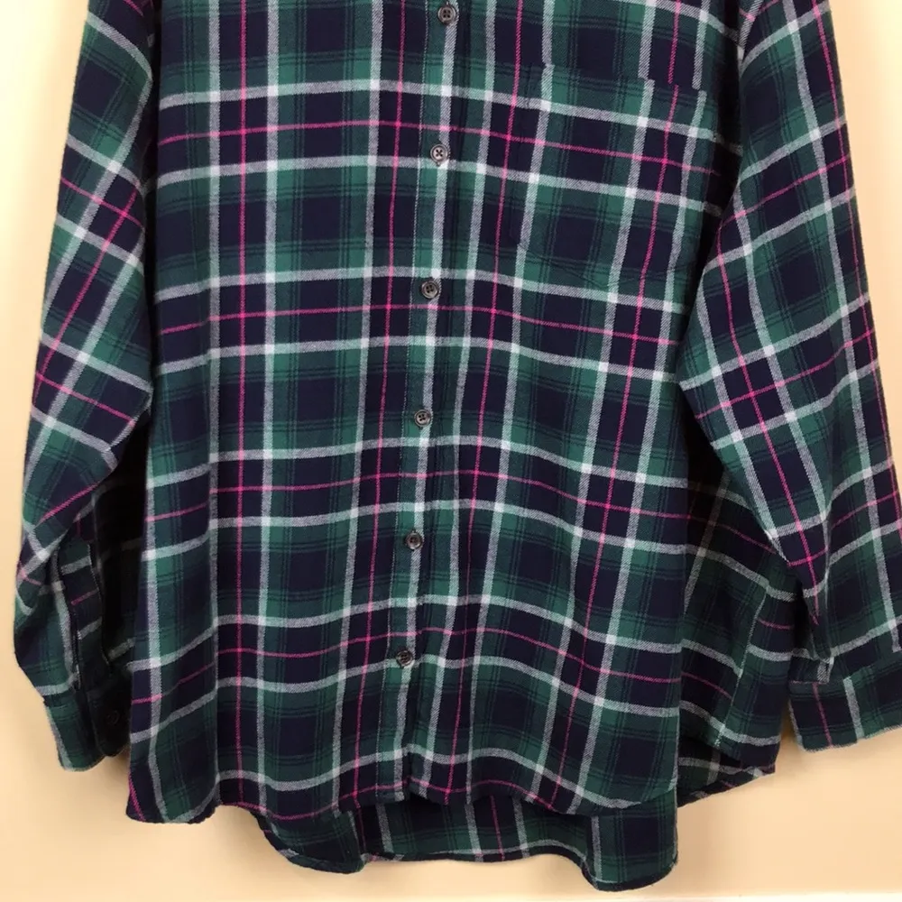 NWT Old Navy Women’s Plaid Flannel Hi-Low Button-Up Long Sleeve Shirt - Image 3