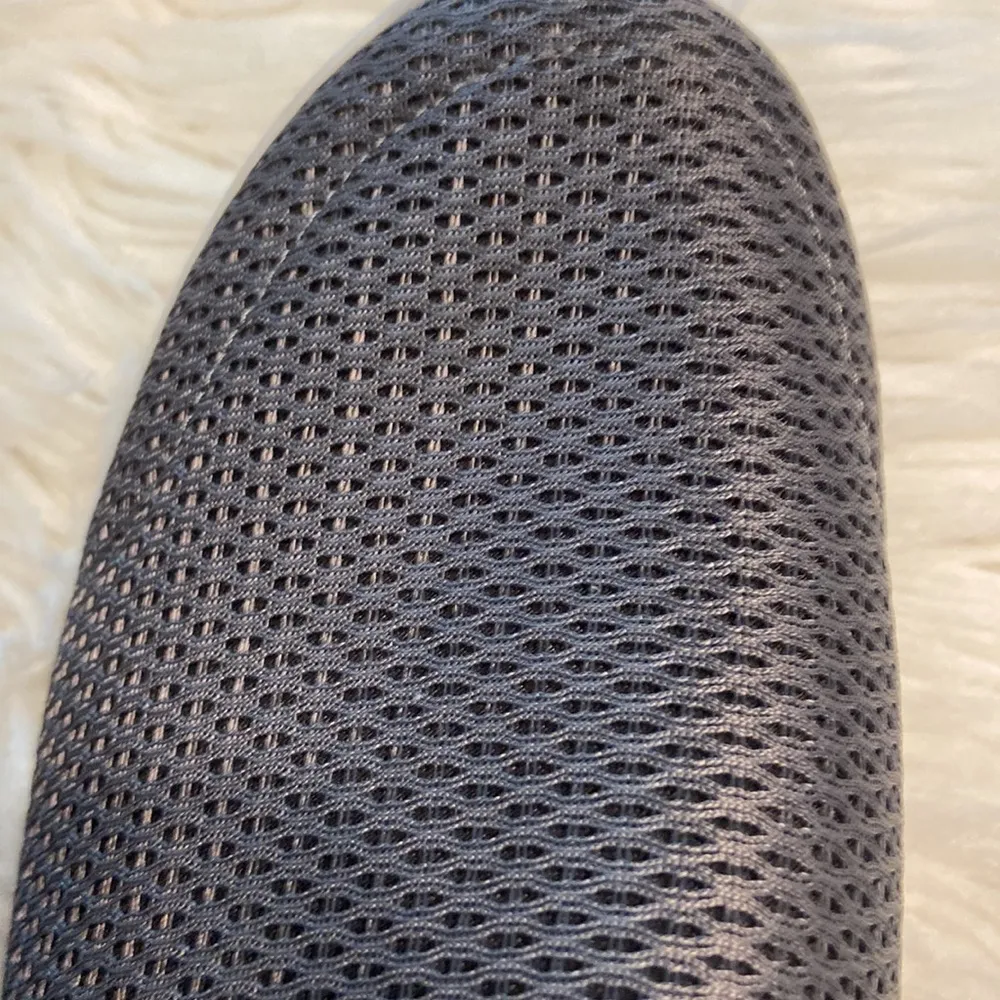 Skechers GOGA Max shoes size 10 color gray excellent condition - Image 6