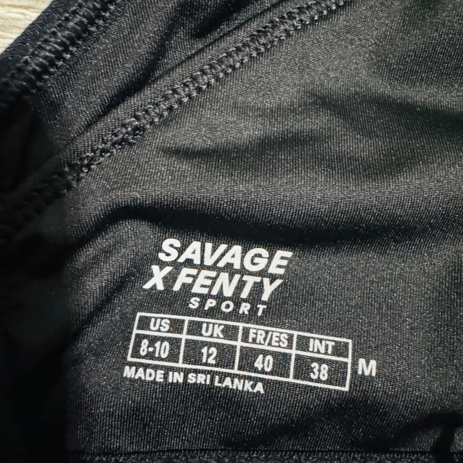 Savage X Fenty Sport Black Cutout Halter Sports Bra Size Medium - Image 6