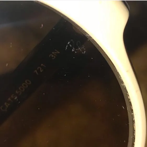 Ray-Ban Cream Cats 5000 Sunglasses - Image 2