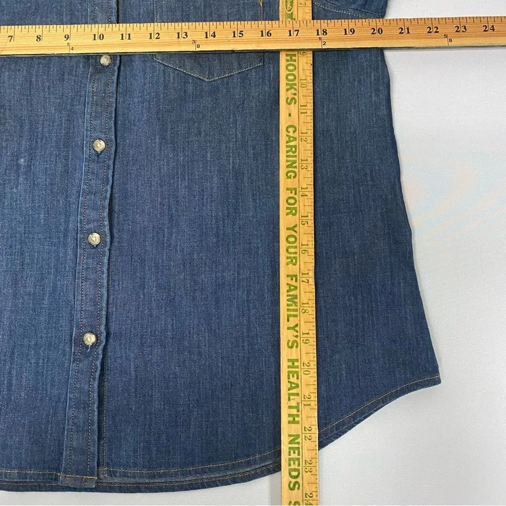 Banana Republic Denim Women’s Small Chambray Button Down Shirt Quinn Boy Fit Top - Image 4