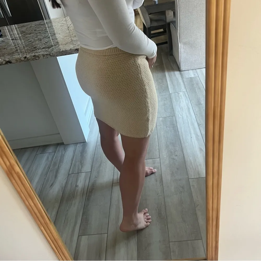 Free People  tan knit skirt - Image 4