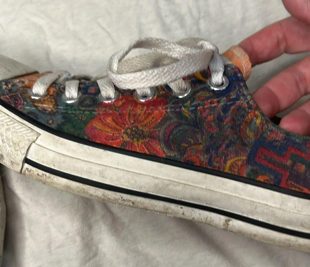 All Stars Custom Hand drawn peach sneakers size 7 - Image 5