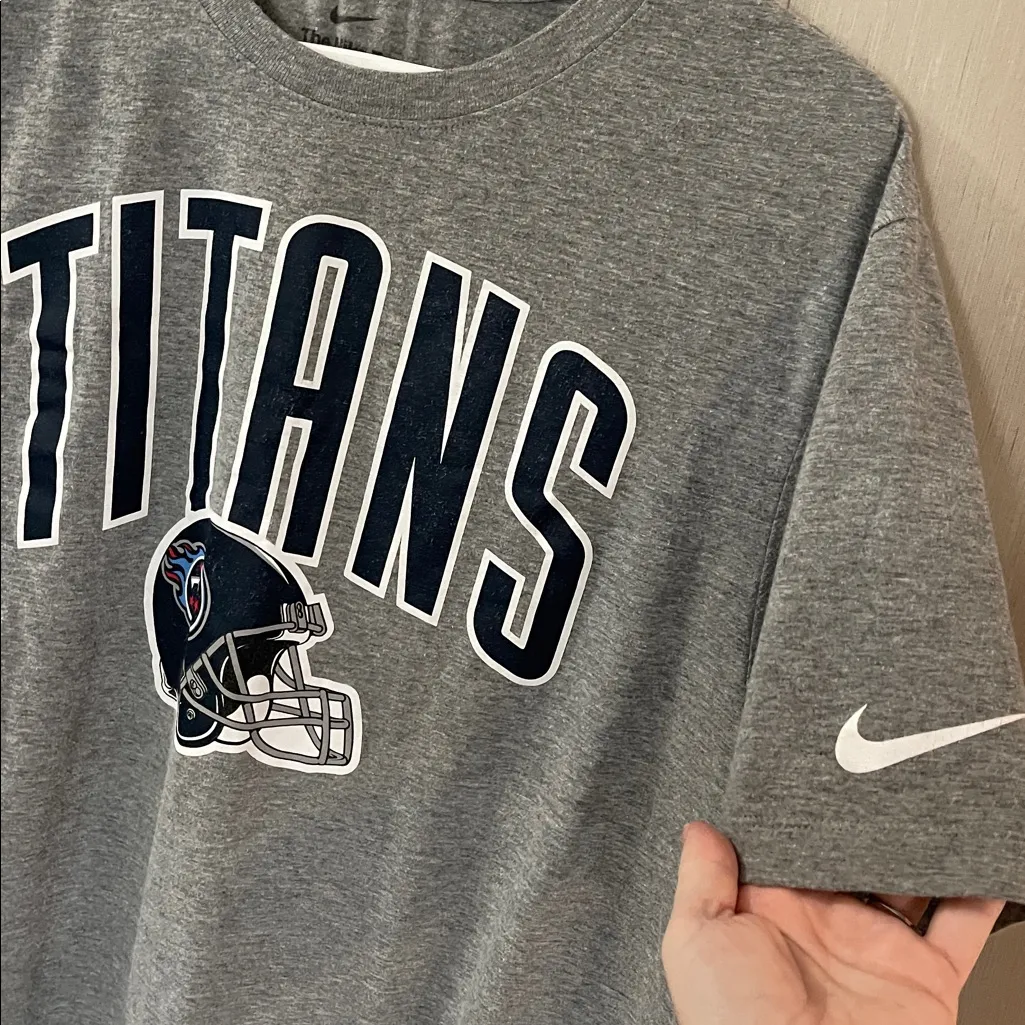 Nike titans women’s xl gray football graphic helmet game day t shirt NFL - Image 2