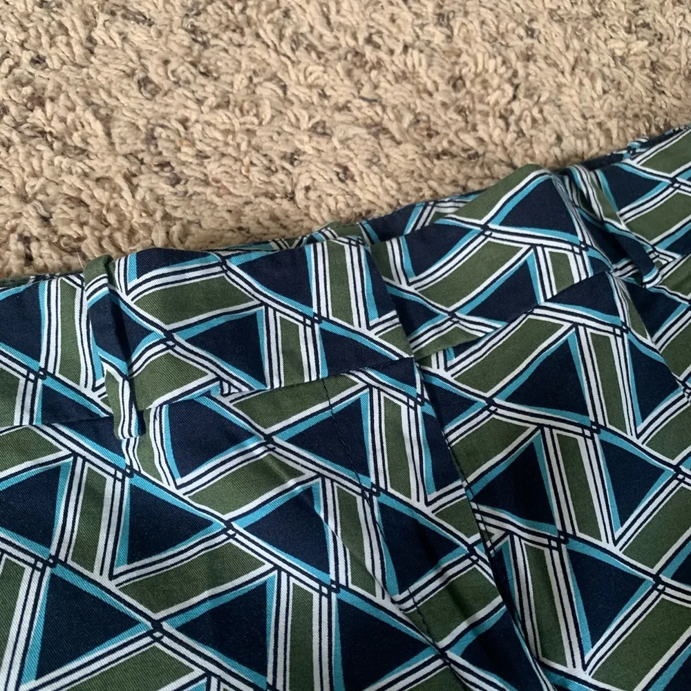 Ann Taylor | geometric pattern shorts. - Image 2