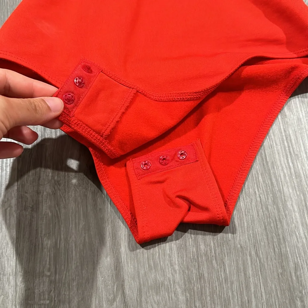 ❤️ Gianni Bini Red Crossover Bodysuit Top - Image 3