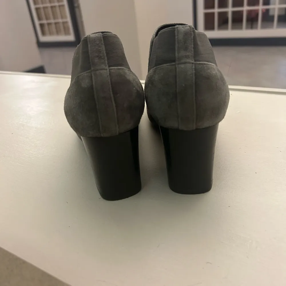 Heeled Boots with Chunky Heel and Soft Suede Texture Gray Size 10 - Image 8