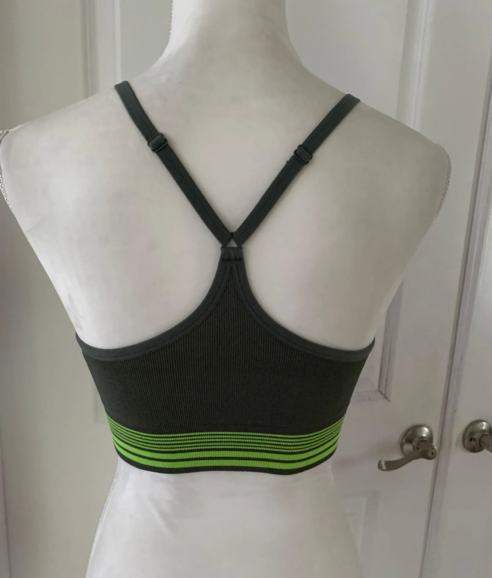 sports bra - Image 6