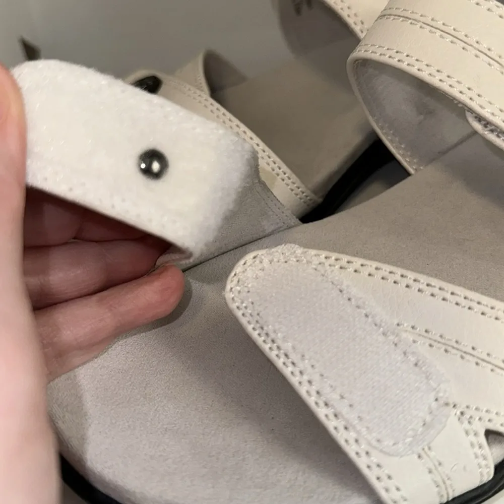 Easy Street Comfort Wave Sandals Vegan Leather Adjustable Straps Women’s 7.5 - Image 3