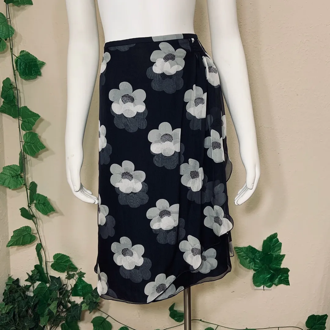 Armani Collezioni New Floral Silk Skirt - Image 3