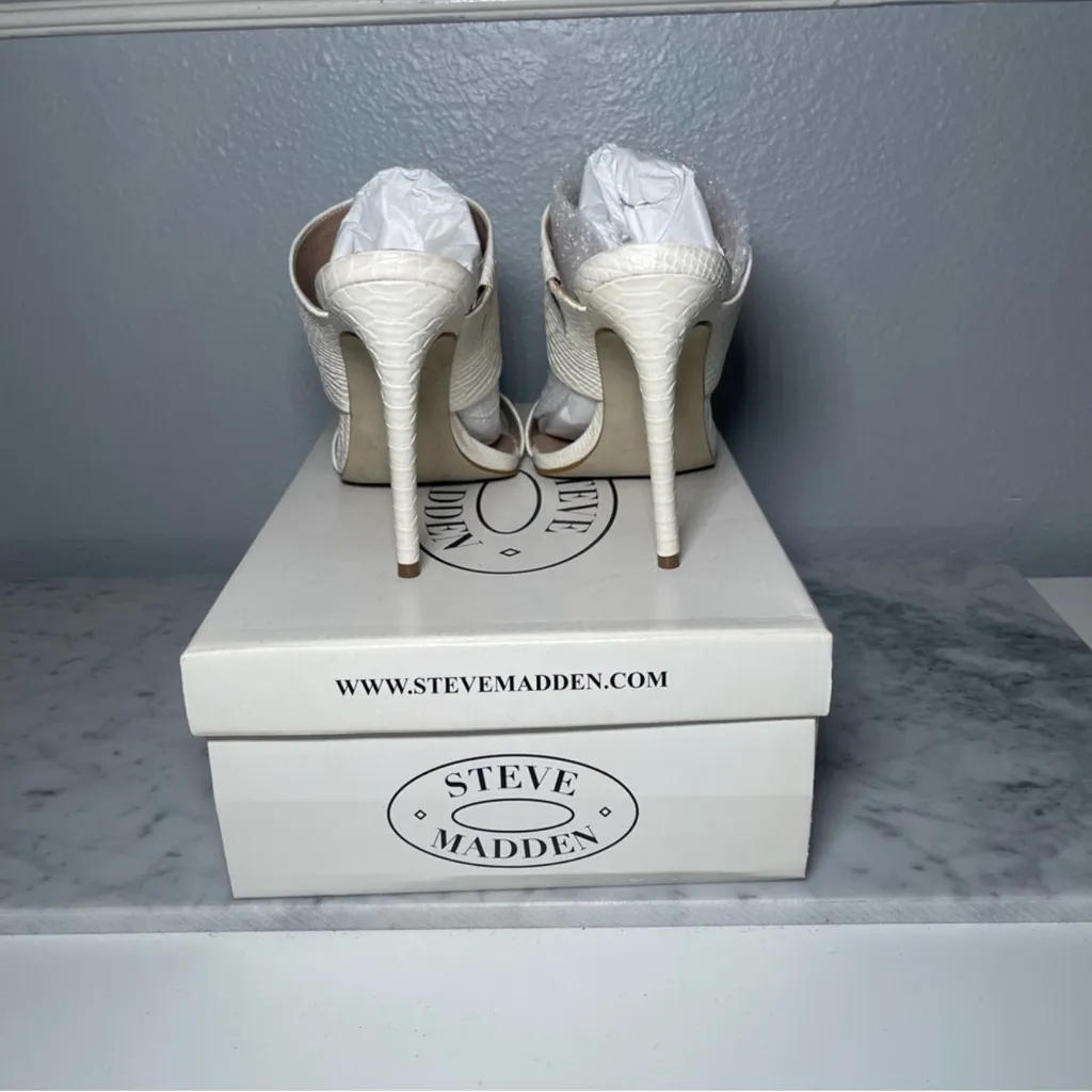 Steve Maden Mallory White High Heel Sandals - Image 5