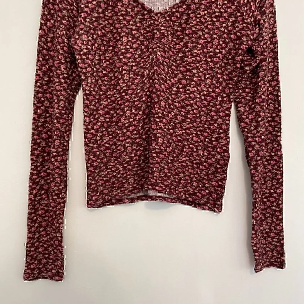 HOLLISTER Cinch Front V-Neck Top Burgundy Maroon Red Pink Floral Y2K Long Sleeve - Image 7