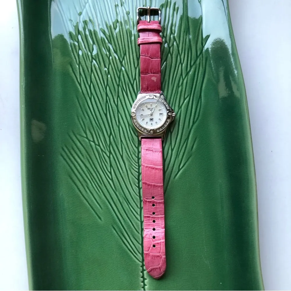 Relic  Wet - date watch with leather strap - Image 2