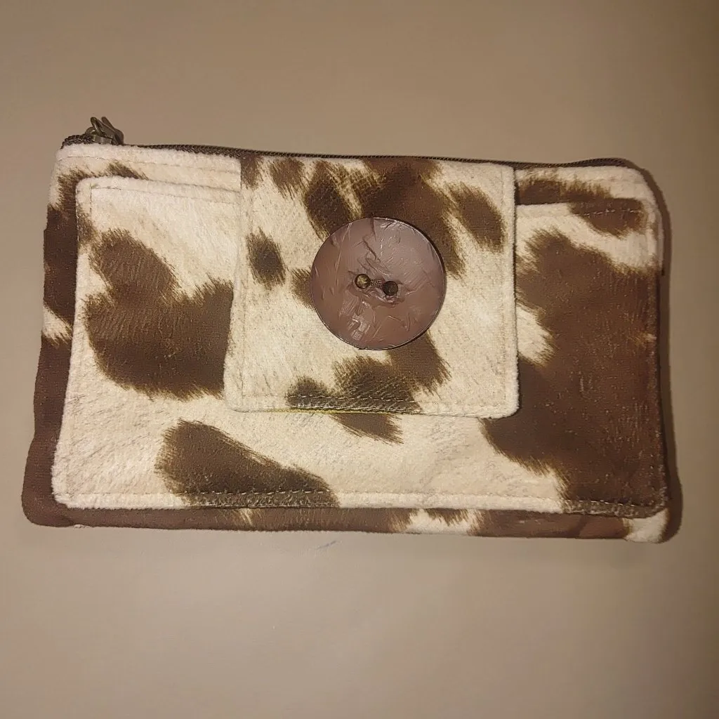 Silver Plum Cowhide Print Crossbody Purse Brown Beige Button Accent Zip Closure White - Image 1