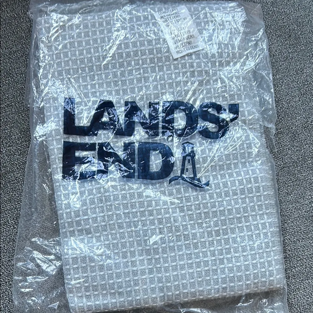 Lands' End  Light Gray Patterned Scarf - Image 3