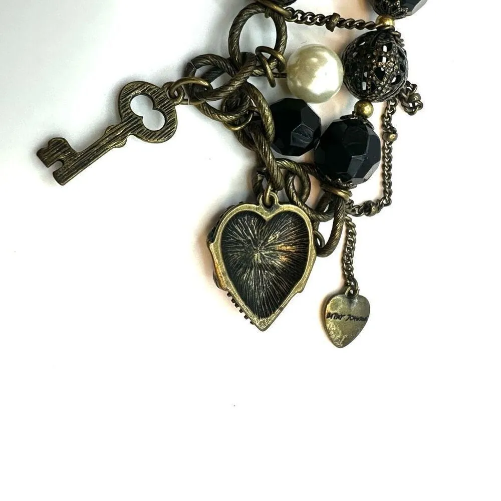 Betsey Johnson key pink rhinestone heart charm bracelet - Image 8