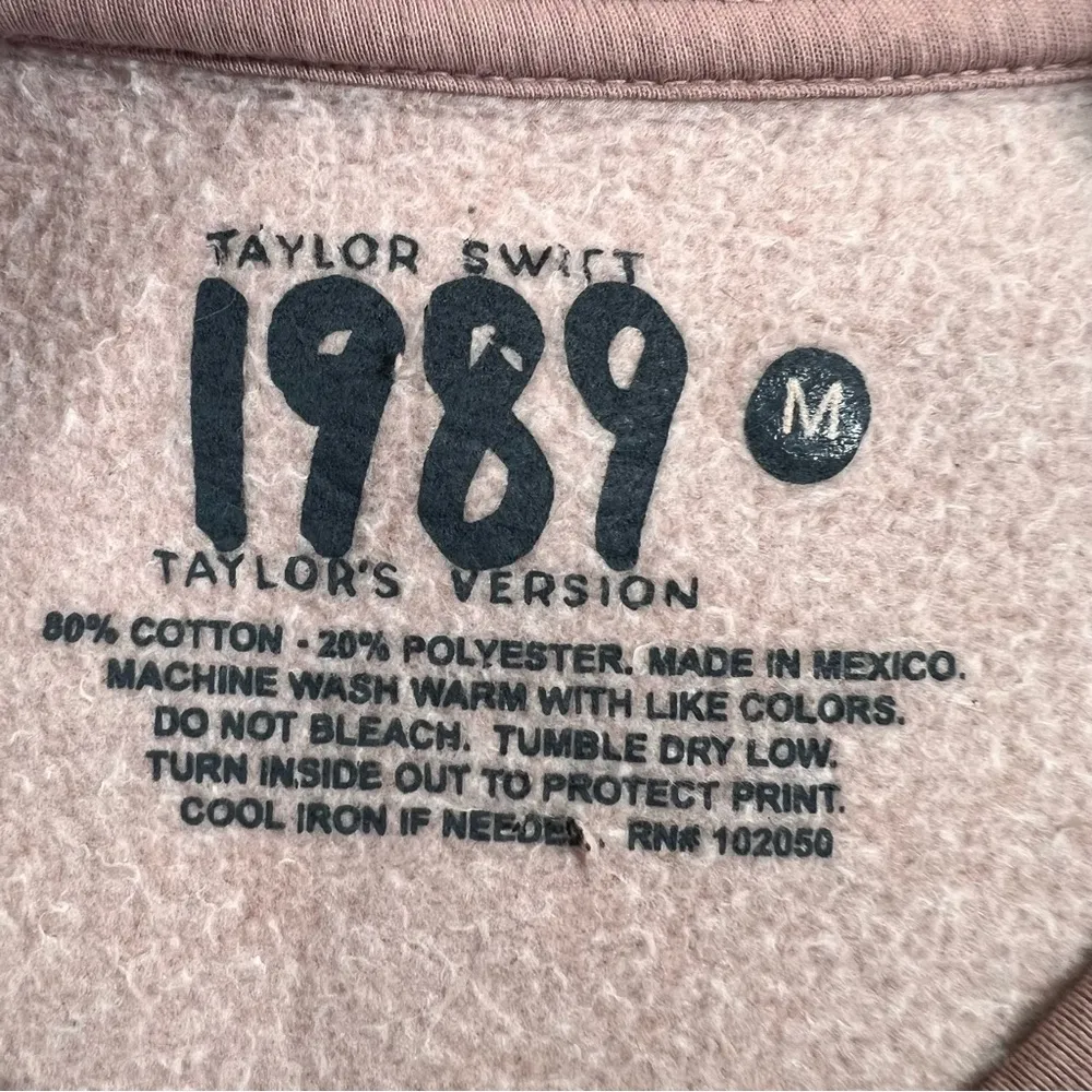 Taylor Swift 1989 Pink Crewneck Sweatshirt Taylor’s Version Official Merch - Image 4