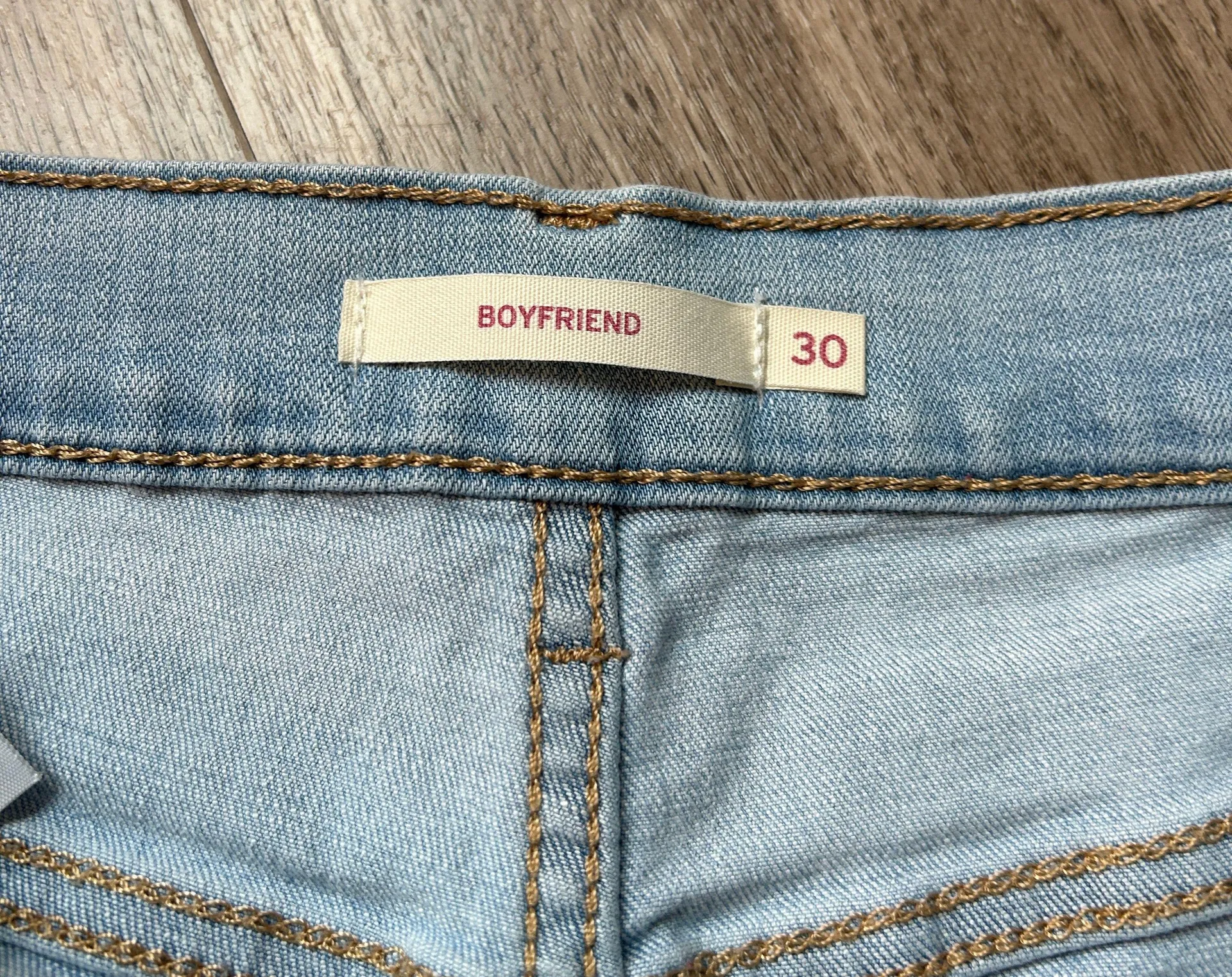 Levi's Light Wash Mid Rise Boyfriend Jeans Size 30 - Image 5